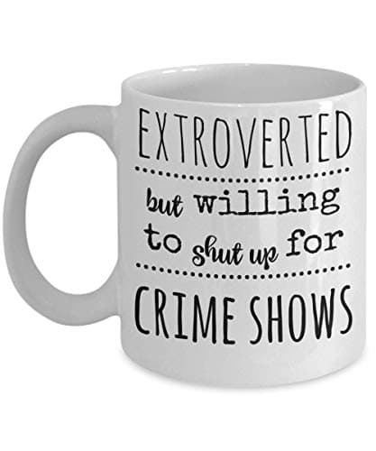 Extrovertido pero dispuesto a callarse para espectáculos de crimen, taza extrovertida, documental, asesinato, adicto al misterio, adicto, adicto, atracones, observador de atracones