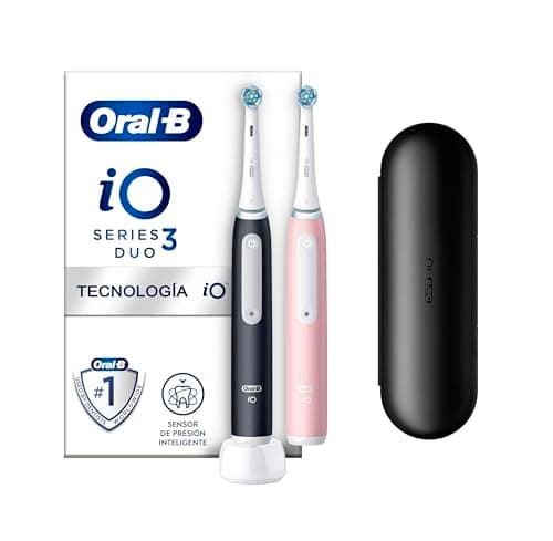 Oral-B iO 3 Cepillos De Dientes Eléctricos (Pack de 2) Con 2 Cabezales, 1 Estuche De Viaje, Diseñado Por Braun, Regalos Originales para Mujer y Hombre - Negro Y Rosa